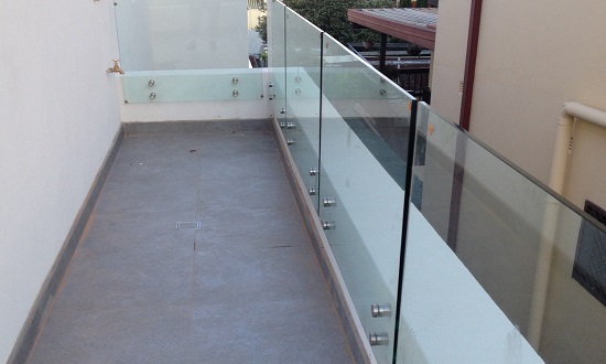 Frameless glass balustrade