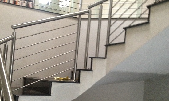 Steel balustrade for stairs